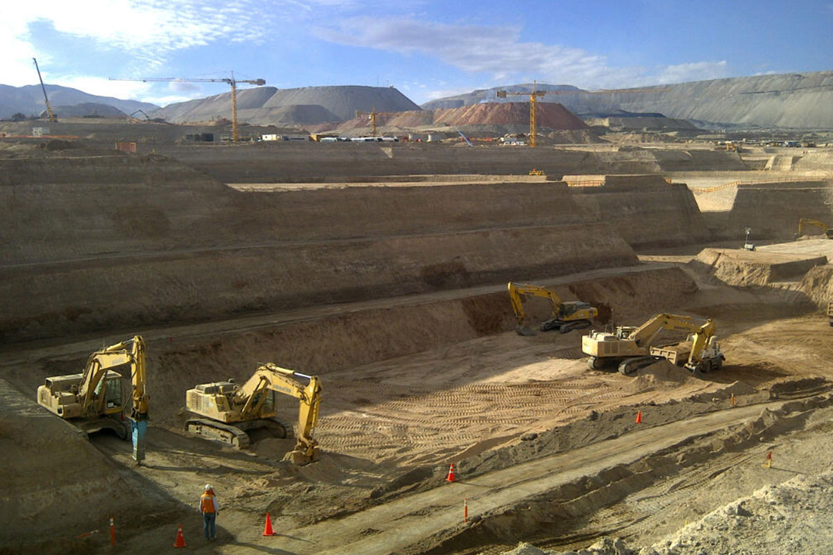 Movimiento de Tierra Masivos, Asociados A Excavaciones Masivas y Escarpe